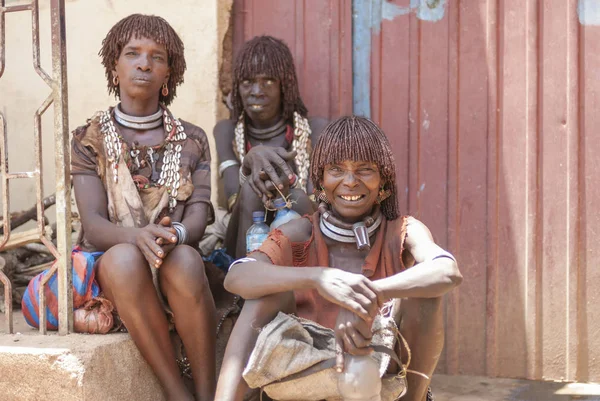 Valley Omo Ethiopia Março 2012 Três Mulheres Hamer Não Identificadas — Fotografia de Stock