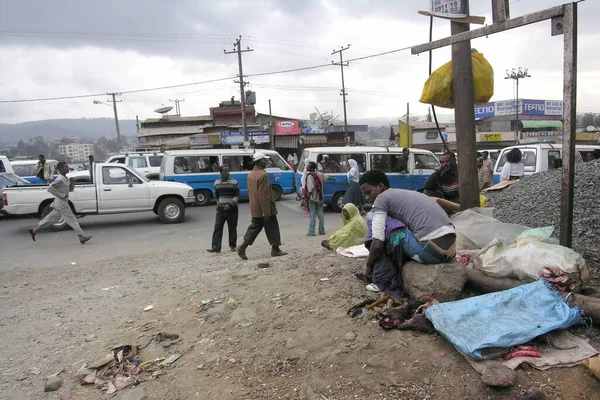 Addis Ababa Etiopia Marca 2012 Ruchliwa Ulica Miejska Rynku Mercato — Zdjęcie stockowe