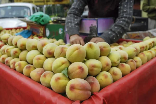 Peaches Street Market Stall Srinagar Kashmir India — 图库照片
