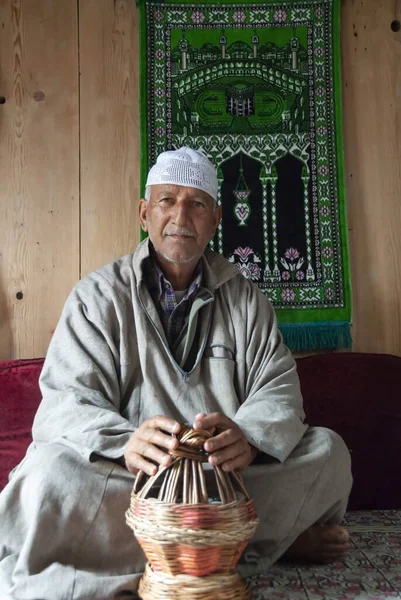 Srinagar India Maio 2009 Retrato Idoso Não Identificado Com Kangri — Fotografia de Stock