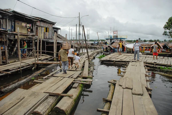 Iquitos Peru April 2010 Public Pier Nanay Small Boats Iquitos — Stock Photo, Image