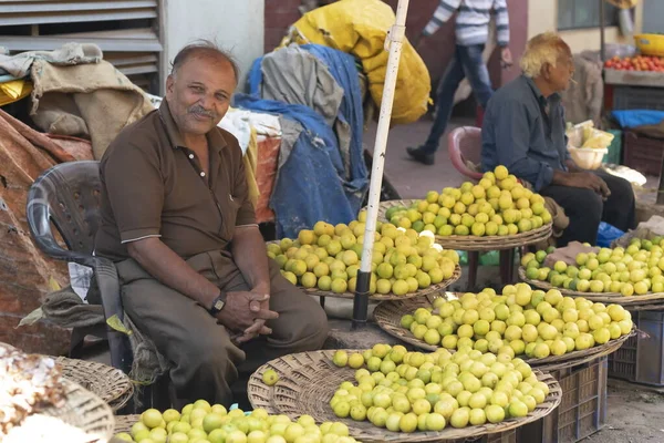 Mapusa India February 2020 Unidentified Indian Man Sells Limes Market — Stock Photo, Image
