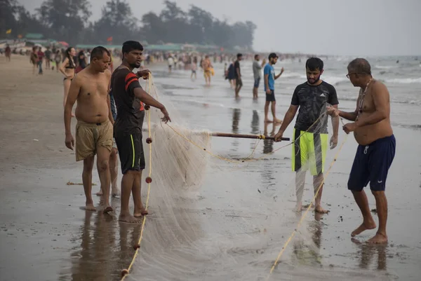 Arambol India February 2020 Unidentified Fishermen Pull Out Empty Seine — Stock Photo, Image