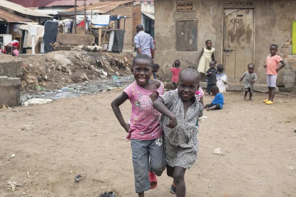 Kampala Uganda January 2020 Unidentified Kids Play Katanga Slum Kampala — Stock Photo, Image