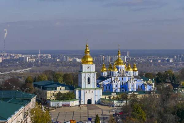 Киев Україна Свято Михайлівський Золотоверхий Монастир Золоті Куполи — стокове фото