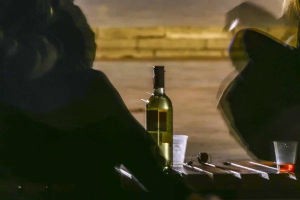 Kiev Oekraïne Een Fles Wijn Bij Een Picknick — Stockfoto