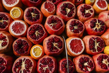 İstanbul, Türkiye Limonları, Narlar, portakallar bir sokak standında.