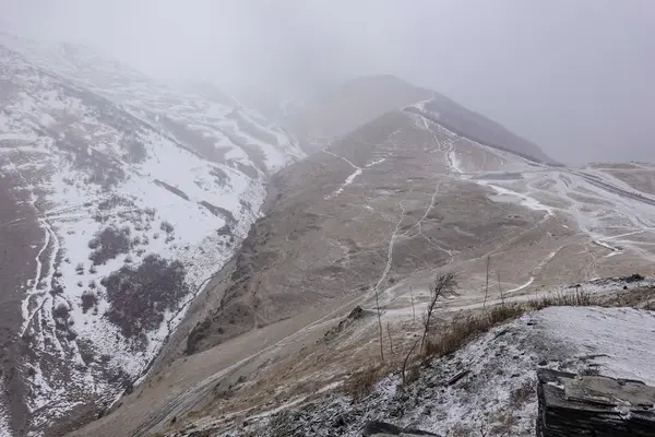 Stepantsminda Georgien Schneebedeckte Berglandschaft Des Kaukasus — Stockfoto