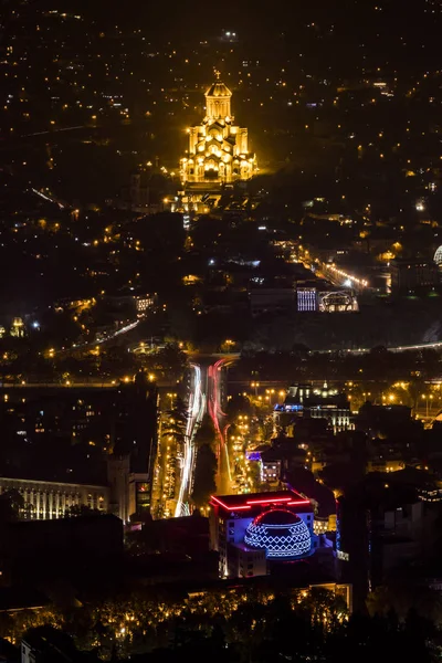 Tiflis Georgia Una Vista Panorámica Noche Ciudad Catedral Santísima Trinidad —  Fotos de Stock