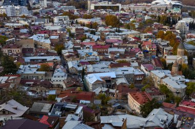 Tiflis, Gürcistan Gün batımında eski kasabanın manzarası.