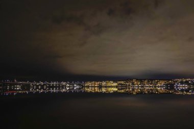 Stockholm, İsveç E4 otoyolu ve Lilla Essingen Adası.