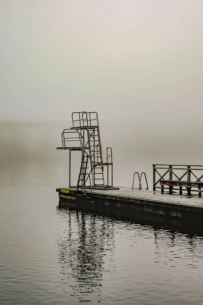 Stoccolma Svezia Una Piattaforma Immersioni Nella Nebbia Nel Parco Tantolunden — Foto Stock