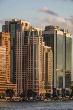 Kahire, Mısır, günbatımında Skyline ve Nil nehri..