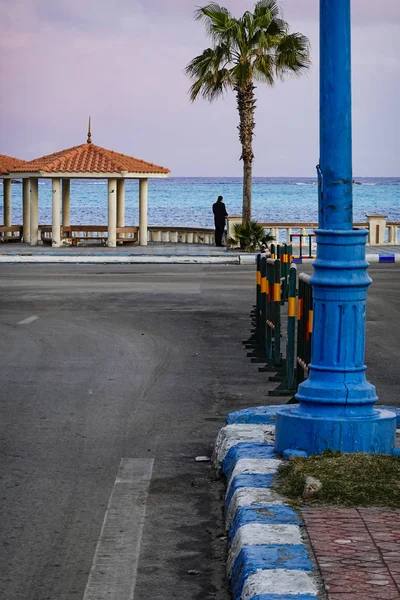 Marsa Matrouh Egypte Een Man Corniche Aan Zee Vroege Ochtend — Stockfoto