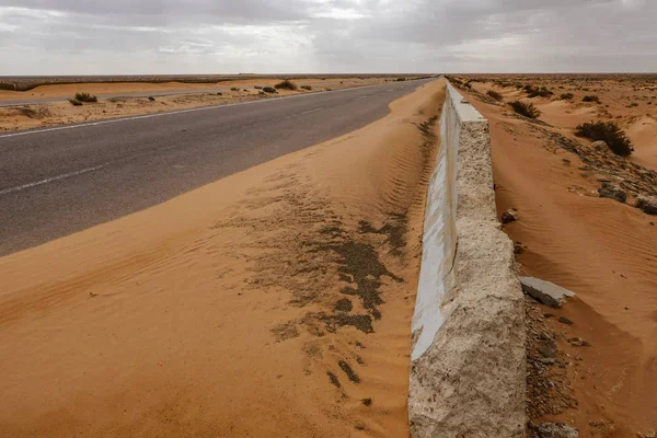 Marsa Matrouh Egyiptom Autópálya Szahara Sivatagban Homok Sodródik — Stock Fotó