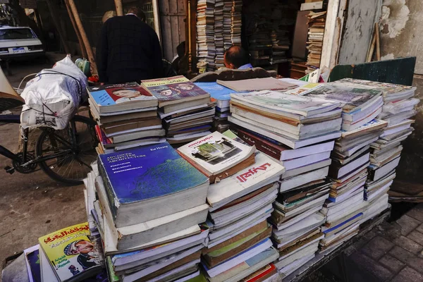カイロエジプトドッキ地区で古書を販売している書店 — ストック写真