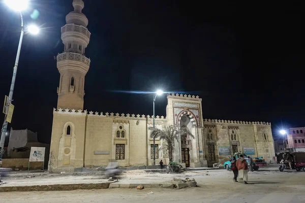 Siwa Oasis Mısır Geceleri Kalabalık Şehir Merkezi Ana Caddedeki Cami — Stok fotoğraf