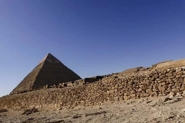 Kairo Egypten Folk Besöker Grunderna För Pyramiderna Giza — Stockfoto