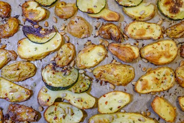 Stockholm Zweden Gegrilde Aardappelen Courgette Met Zout Olie Zonnebloempitten — Stockfoto