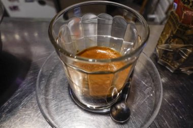 Tel Aviv, İsrail, bir fincan duble espresso.