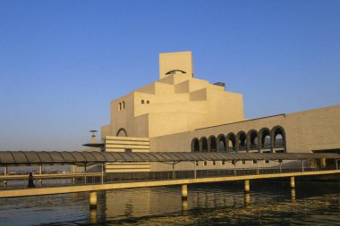 Doha, Katar İslam Sanatları Müzesi Im Pei tarafından tasarlandı.