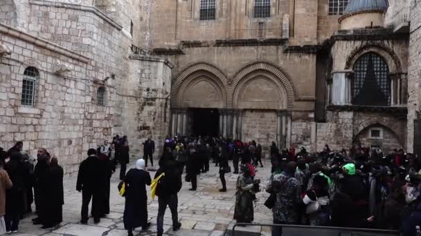 Jerusalén Israel Turistas Fuera Iglesia Del Santo Sepulcro — Vídeos de Stock