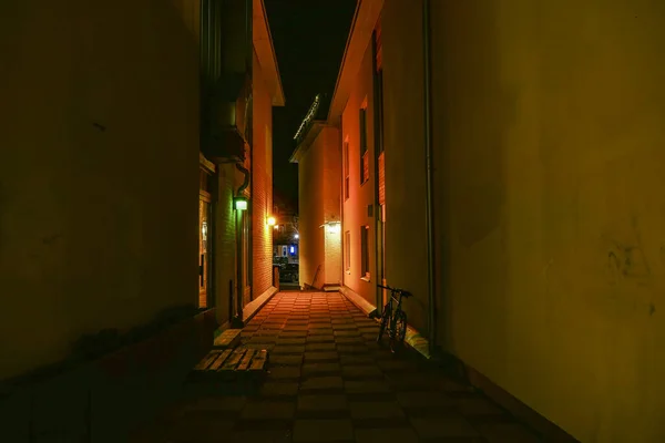 Norrtalje Szwecja Ulica Nocy Starym Mieście — Zdjęcie stockowe