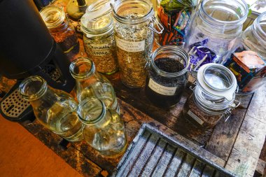 Norrtalje, İsveç Bir kafede çay seçimi.