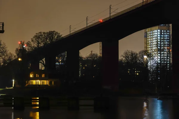 Stockholm Svédország Liljeholmskajen Környéke Éjszaka Arsta Híd — Stock Fotó