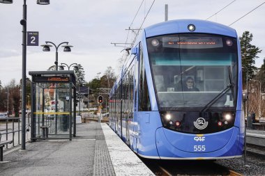 Stockholm, İsveç. Brevik istasyonundaki Lidingo adasında tramvay..