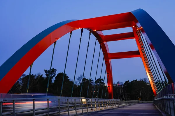 Stoccolma Svezia Marzo 2020 Ponte Pedonale Ciclabile Rosso Nel Sobborgo — Foto Stock
