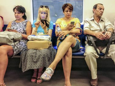 BUCHAREST, ROMANIA Yolcular metroda