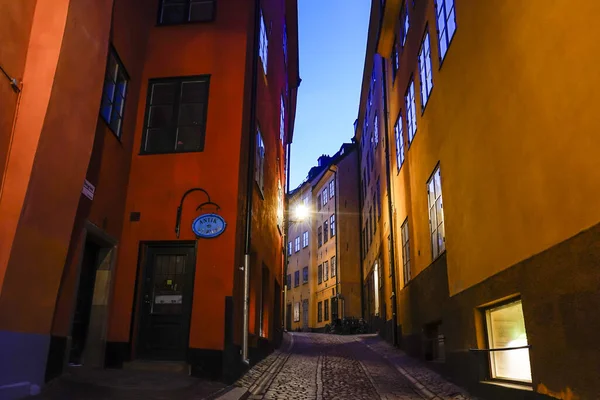 ストックホルム スウェーデン夜明けに旧市街やガンラ スタンとボルフスグランドの路地 — ストック写真