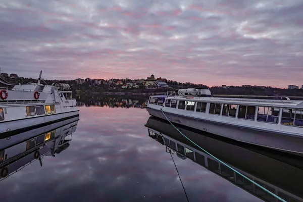 Stoccolma Svezia Traghetti Trasporto Pubblico Passeggeri Mattino Presto Nel Quartiere — Foto Stock