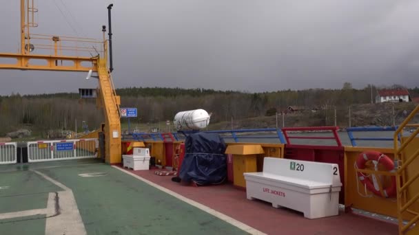 Norrkoping Suécia Ferry Boat Atravessa Baía Braviken — Vídeo de Stock