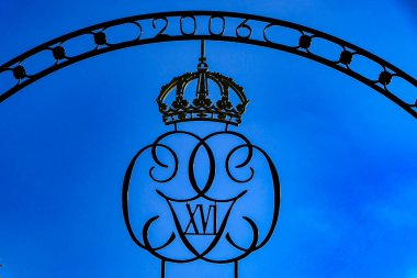 Borgholm, Oland, İsveç Solliden Kraliyet Sarayı 'nda Kral 16. Carl Gustav' ın amblemi.