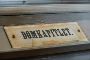 Kalmar, İsveç. İsveç 'teki Kalmar Katedrali' nin içinde piskoposa yardım için işaretlenmiş bir yer..