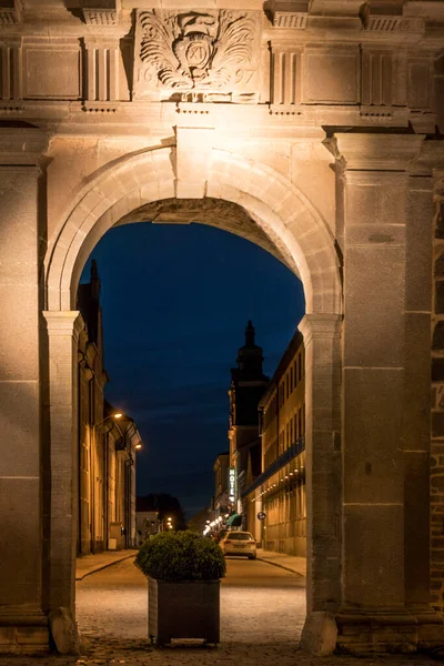 Kalmar Sveç Geceleri Eski Ortaçağ Şehir Duvarından Bir Kapı — Stok fotoğraf