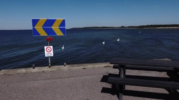 Morbylanga Oland Zweden Een Pan Een Stadspier Aan Oostzee — Stockvideo