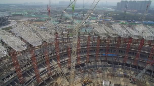 XIAN, CHINA - 25 marca 2019: AERIAL shot of stadium budowy, Chiny — Wideo stockowe
