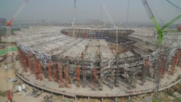 XIAN, CHINA - 25 DE MARZO DE 2019: AERIAL shot of stadium being built, China — Vídeo de stock