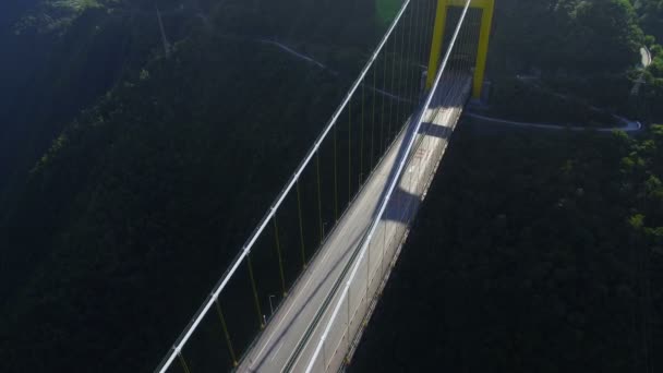 Αεροφωτογραφία του siduhe κρεμαστή γέφυρα στο φαράγγι, Hubei, Κίνα. — Αρχείο Βίντεο