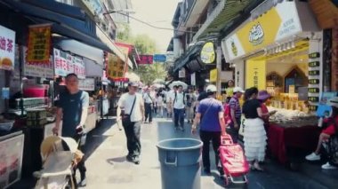Xian, Shaanxi, Çin, 13 Haziran 2019. Xian Huimin Caddesi Xian 'da ünlü bir yemek kültürü bölgesidir ve Xian' da bir aperatif bölgesidir..