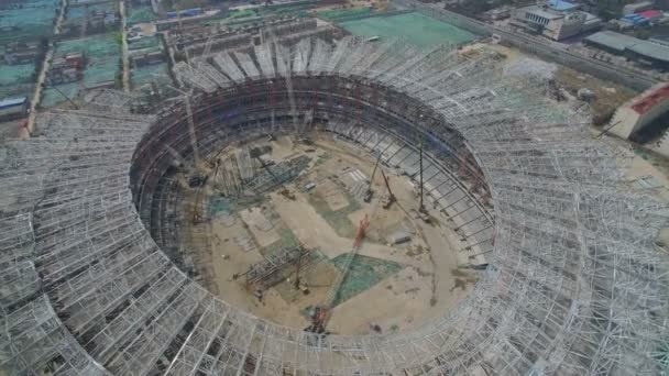 中国西安- 2019年3月25日：中国正在建设的体育场的航拍 — 图库视频影像