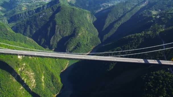 Vista aérea da ponte suspensa de siduhe no canyon, Hubei, China . — Vídeo de Stock