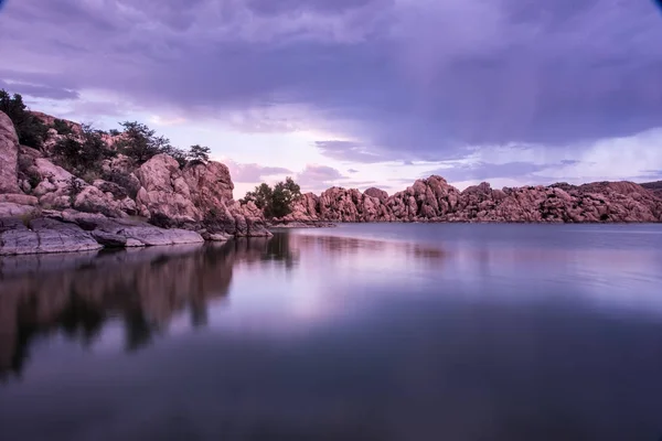 Arizona gölde bir göl günbatımı