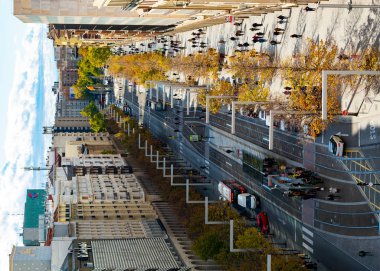 Zaragoza, İspanya / Avrupa; 13 / 11 / 2019: İspanya 'nın Zaragoza kentindeki Bağımsızlık Yürüyüşü' nün (Paseo de la Independencia) havadan görüşü