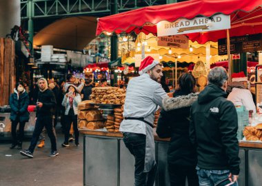 Londra, Uk / Avrupa; 23 / 1 / 2019: Borough Market, Londra 'daki pastane