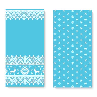 Folk desenli davetiye kartı. Etnik Yeni Yıl mavi süsü, çam ağaçları ve geyiklerle. Tasarımlarınız için soğuk etnik sınır unsuru.