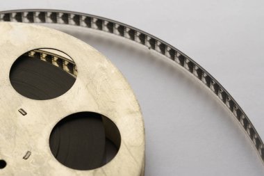 Film şeridi ve demir kaset.